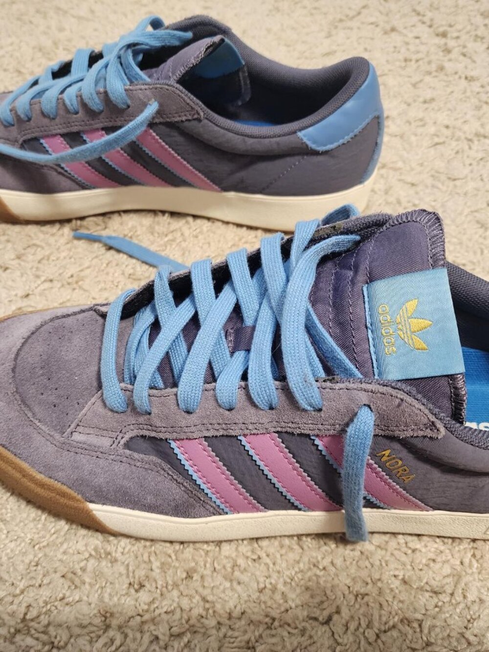 Adidas - Men's Shoes - Nora style - Size 11 - Purple & pink with blue laces